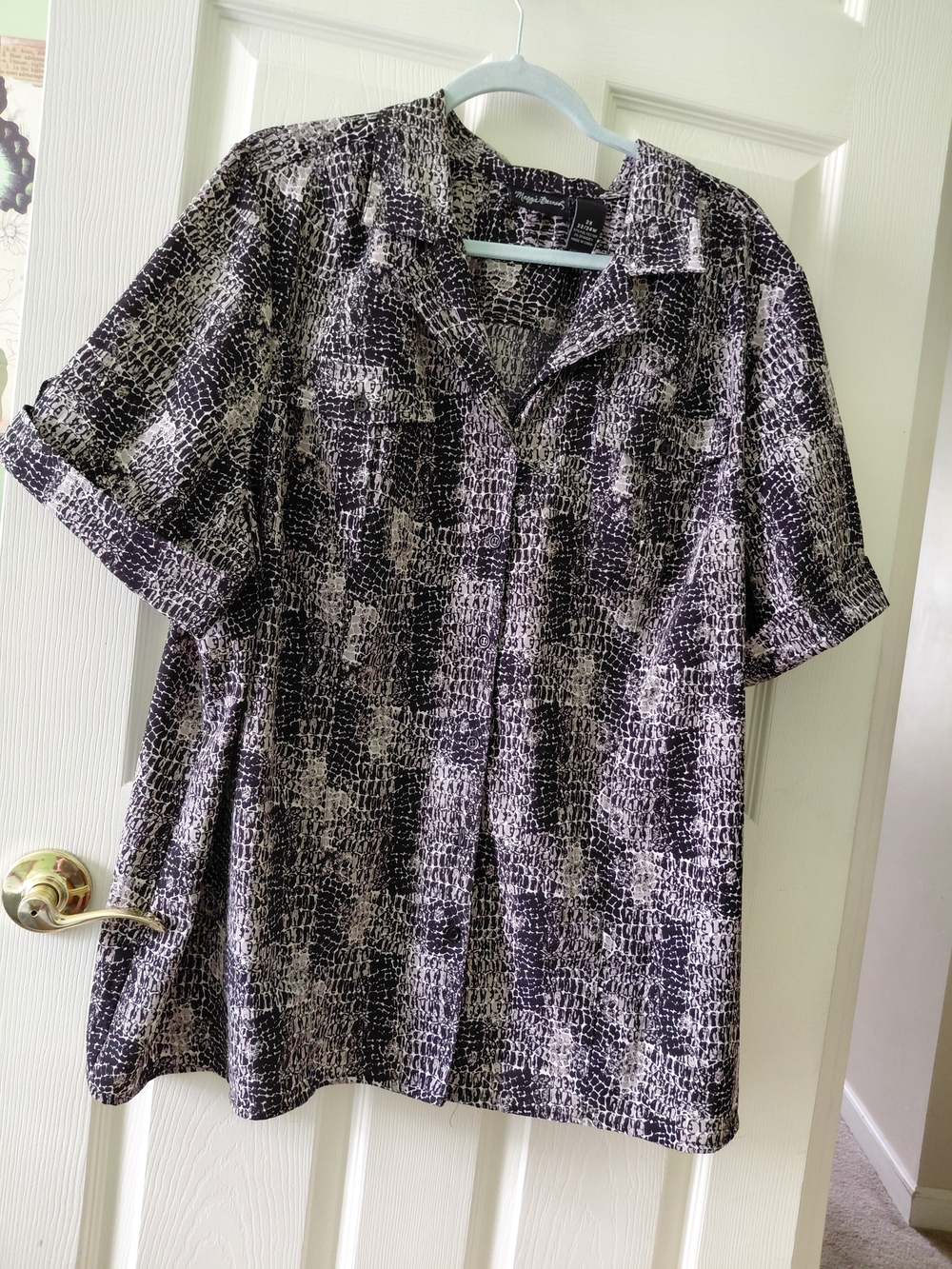 Maggie Barnes Black & White Croc-Texture Short Sleeve Button-Down